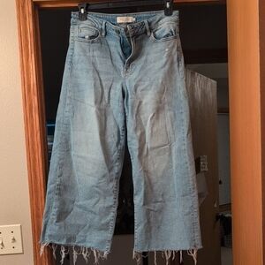 Trendy Light Blue Wide Leg Jeans with Frayed Hem